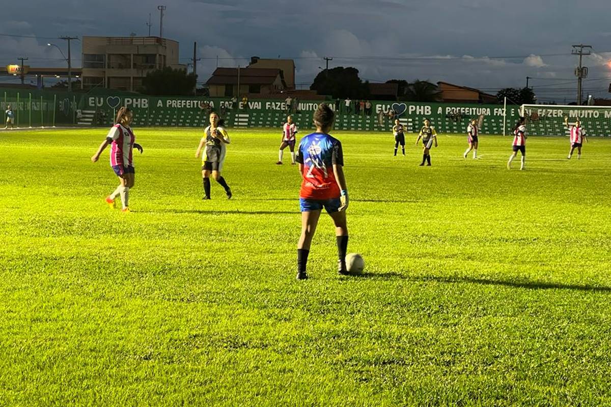 Futebol Society: Oito jogos abrem o 1º Torneio Feminino Barrabaxo